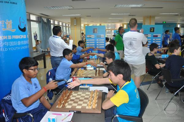 Матч Индия-Казахстан на первом столе на Детской Шахматной Олимпиаде
